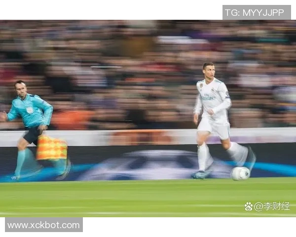 足球明星跨界挑战篮球赛场展现惊人实力与风采 足球明星跨界挑战篮球赛场展现惊人实力与风采