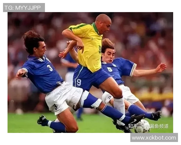 足球明星中谁是最强的传奇球员探讨与比较分析 足球明星中谁是最强的传奇球员探讨与比较分析